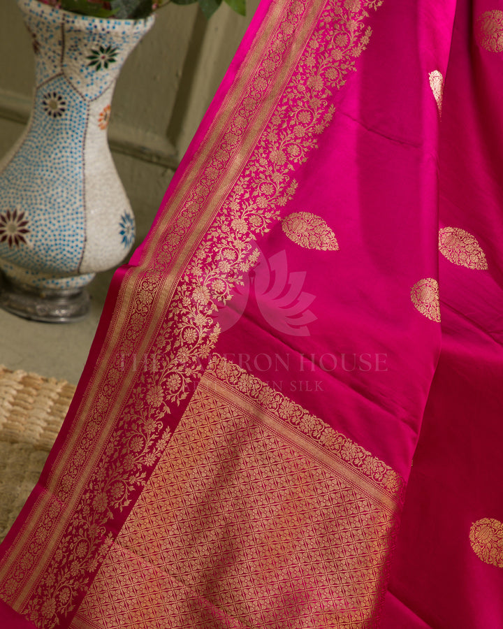 Pink Handwoven Kadwa Mashru Silk Banarasi Saree - B28 - View 3