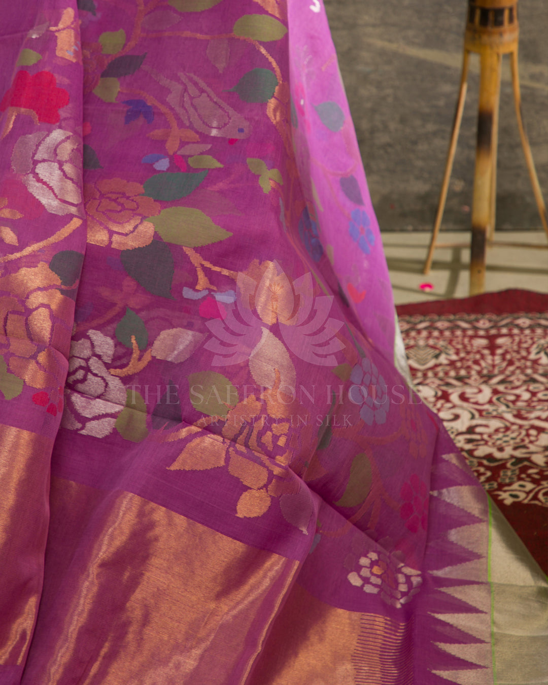 Royal Lavender Jamdani Saree with Virndhavan Jaal and Pure Zari Border - B74