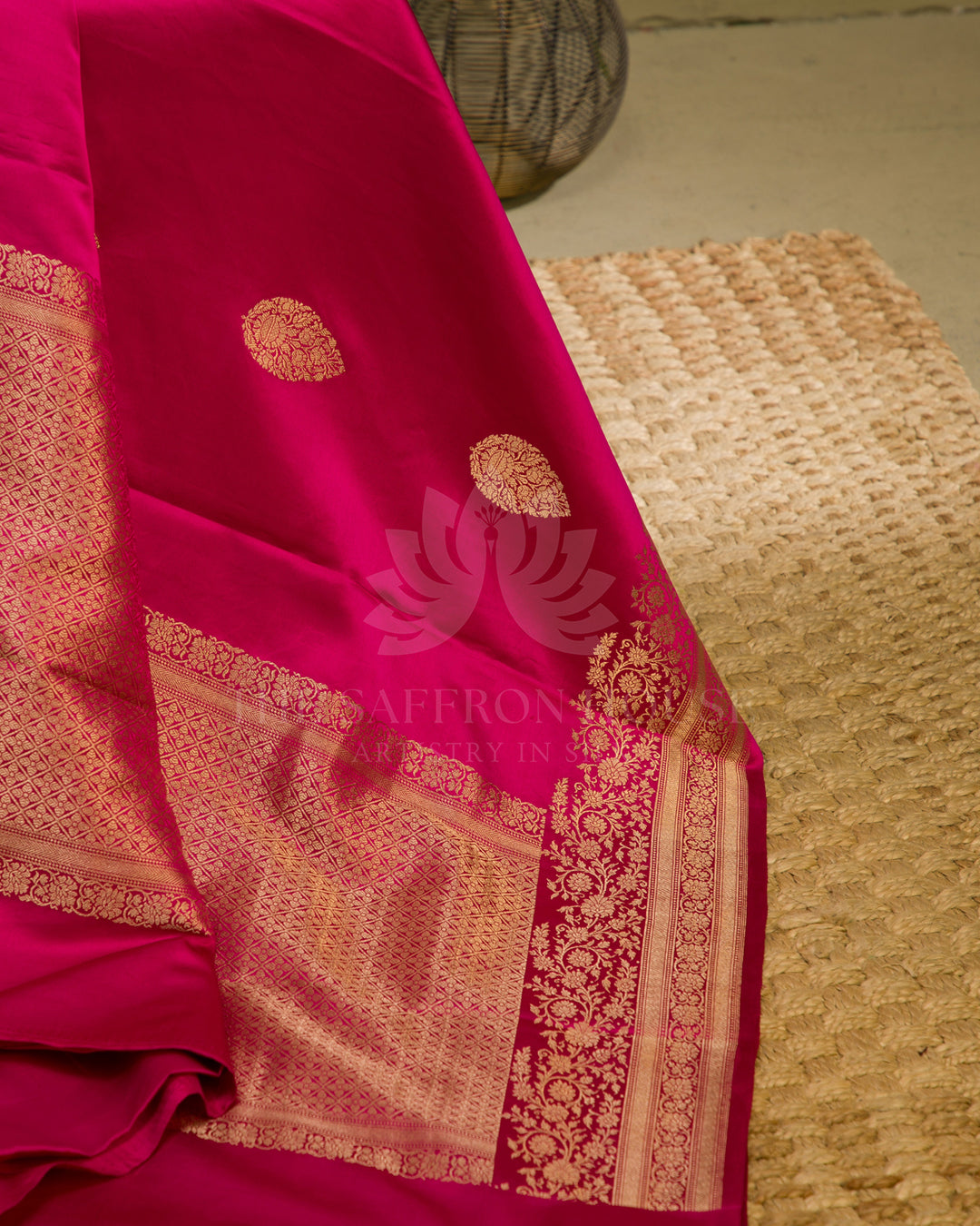 Pink Handwoven Kadwa Mashru Silk Banarasi Saree - B28 - View 2